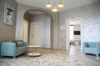 Corner House,,2 star