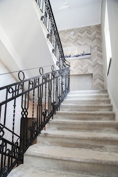Corner House,,2 star