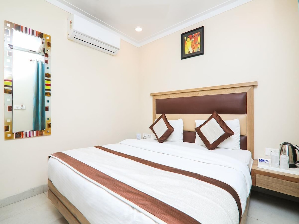 hotel amar international