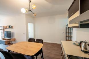 tirent apartment komuna parisit 2
