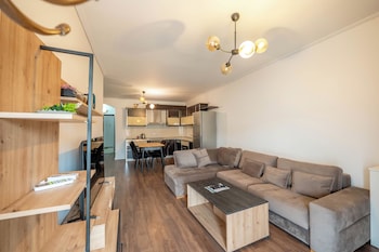Tirent Apartment Komuna Parisit 2,,3 star