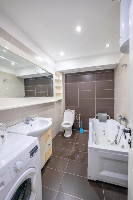 tirent apartment komuna parisit 2