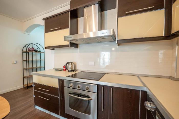 tirent apartment komuna parisit 2