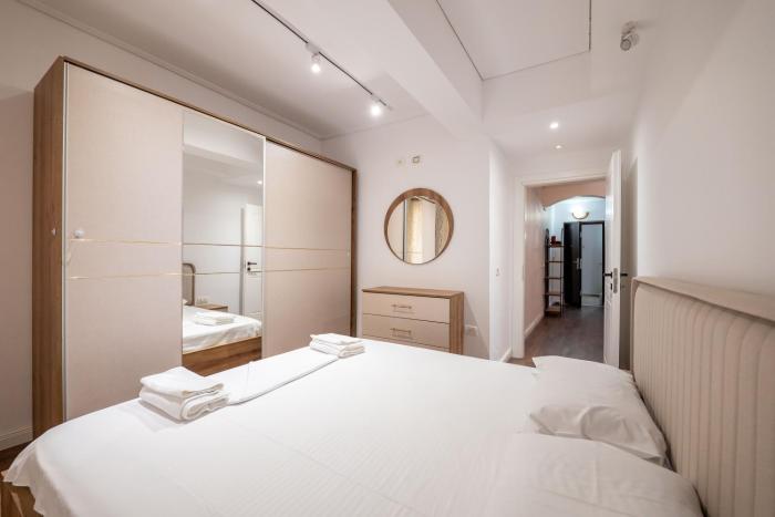 tirent apartment komuna parisit 2