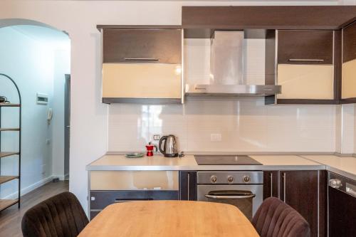 tirent apartment komuna parisit 2
