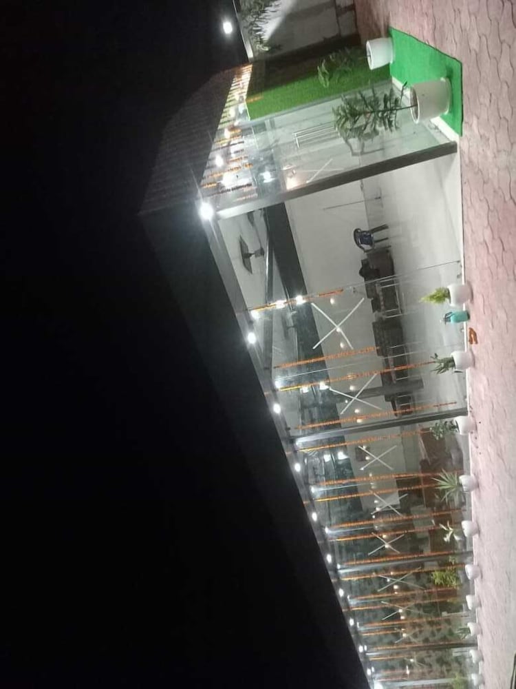 shivanya palace and restaurant