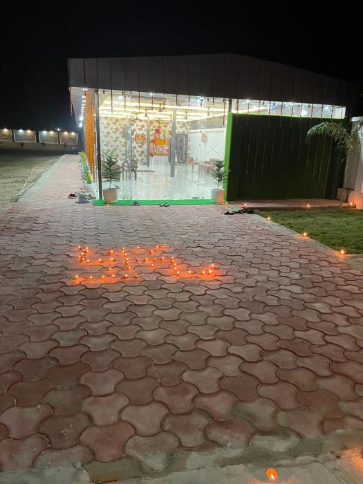 shivanya palace and restaurant