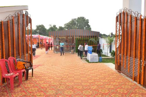 shivanya palace and restaurant