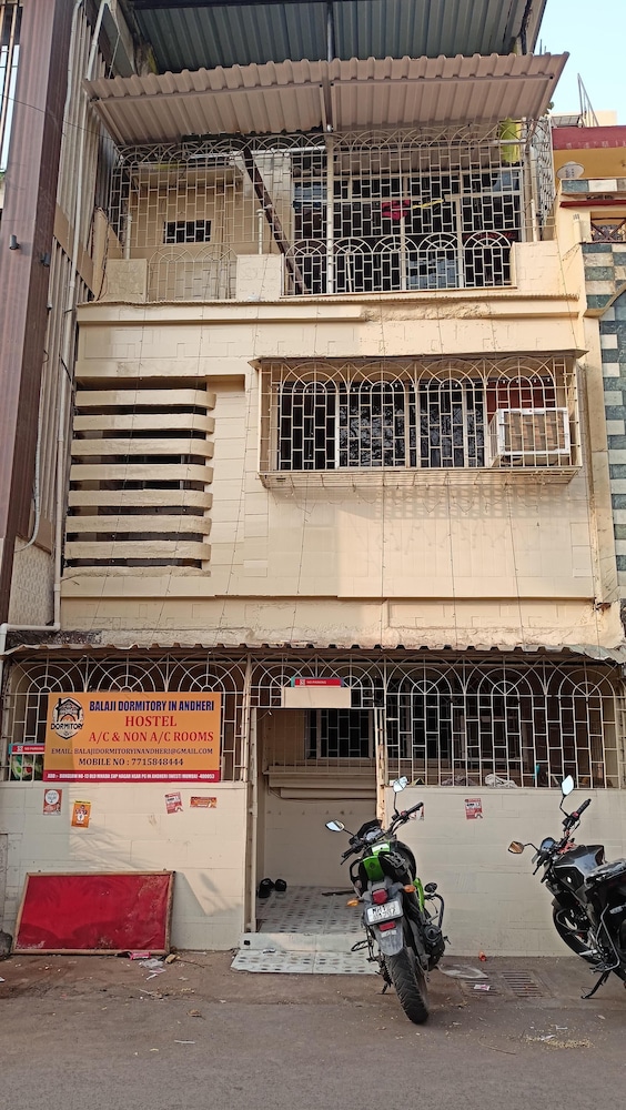 balaji dormitory in andheri