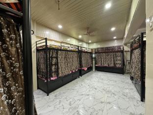 balaji dormitory in andheri