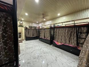 balaji dormitory in andheri