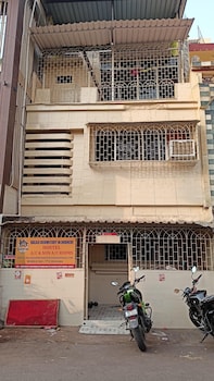 Balaji Dormitory In Andheri,,2 star