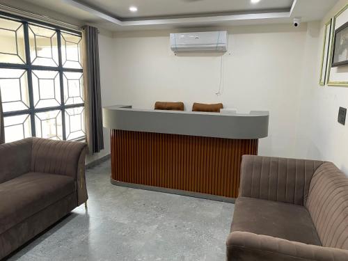 The Royal Inn,,2 star