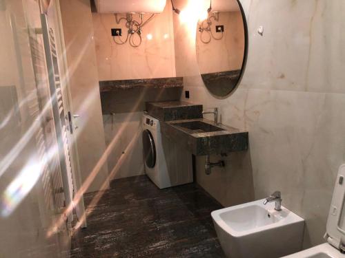 tirent apartment komuna parisit 1