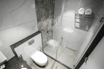 hotel lakshmi towers