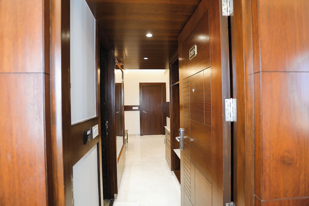 hotel lakshmi towers