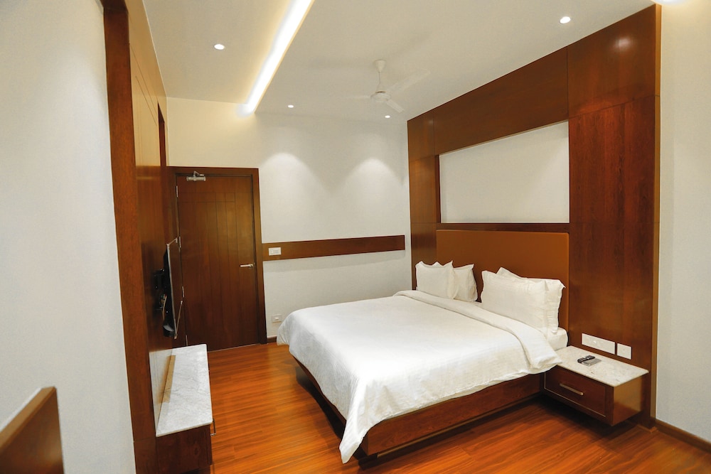 hotel lakshmi towers