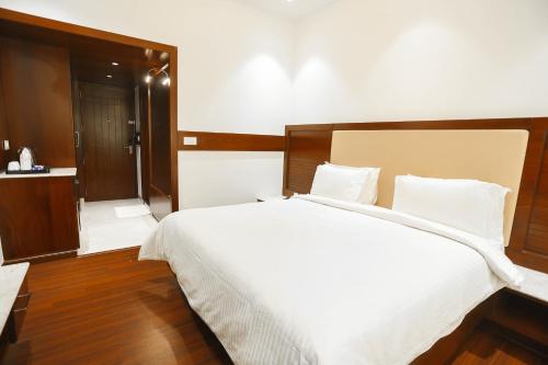 Hotel Lakshmi Towers,,3 star