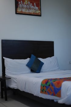 Kinsfolk Inn Hotel And Banquet,,2 star