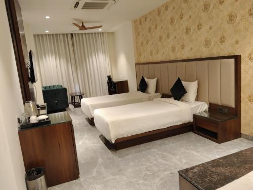 Hotel Atiraj,,4 star