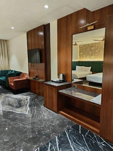 Hotel Atiraj,,4 star