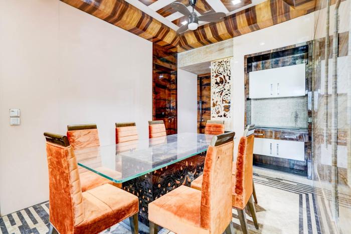 modern comfort stays at swarop nagar kanpur