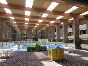 Lansing Delta West Hotel,,2 star