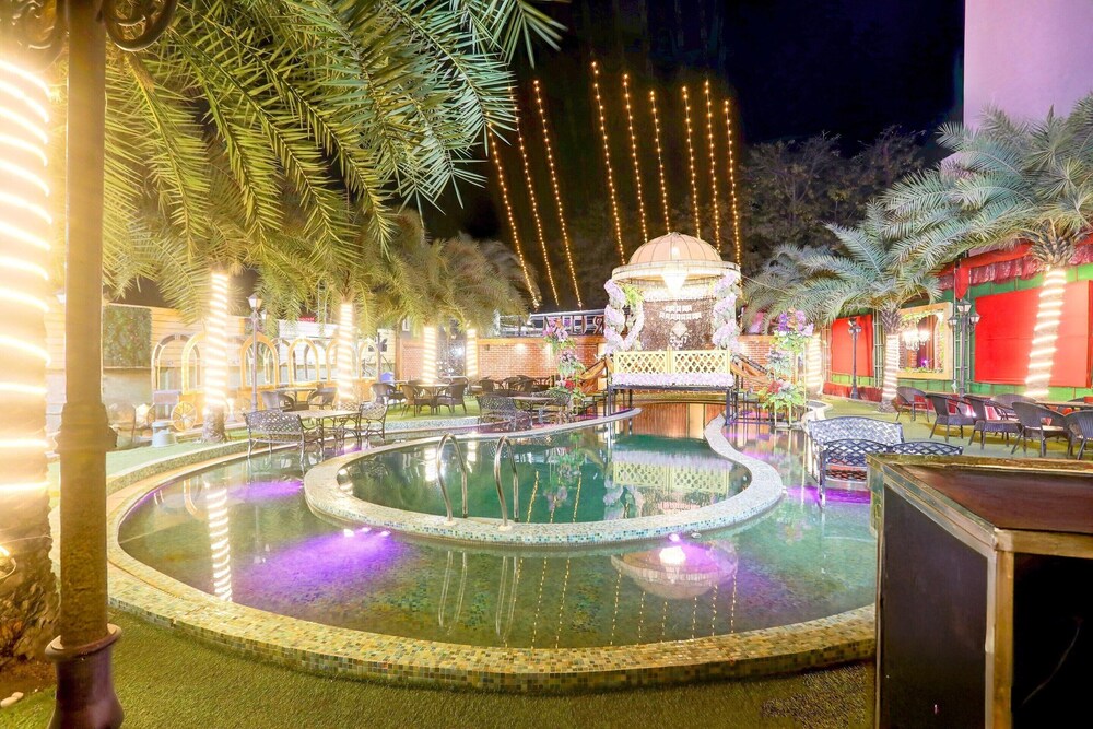 luxurious family retreat with pool in patna