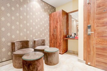 luxurious family retreat with pool in patna
