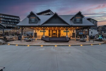 smith creek resort