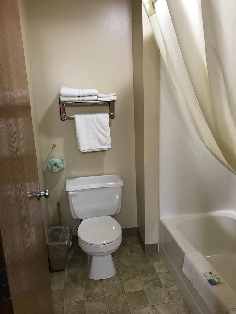 heartland hotel and suites