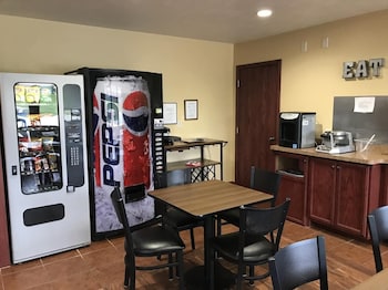 Heartland Hotel And Suites,Iowa>>Canton,3 star