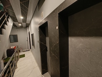 hotel manthan palace