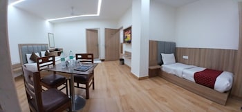 hotel the metropolitan igi airport