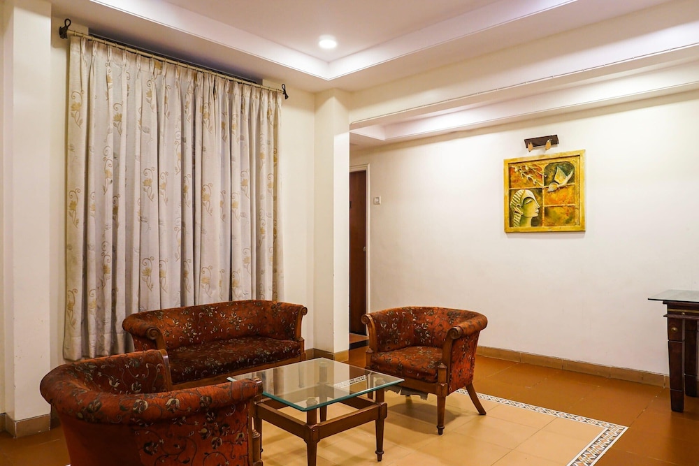 premium stays near fergusson college