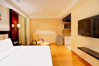 premium stays in the heart of south delhi