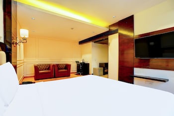 premium stays in the heart of south delhi