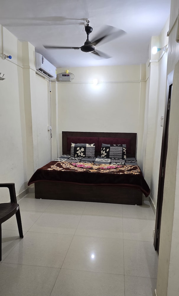 ramlala paying guest house