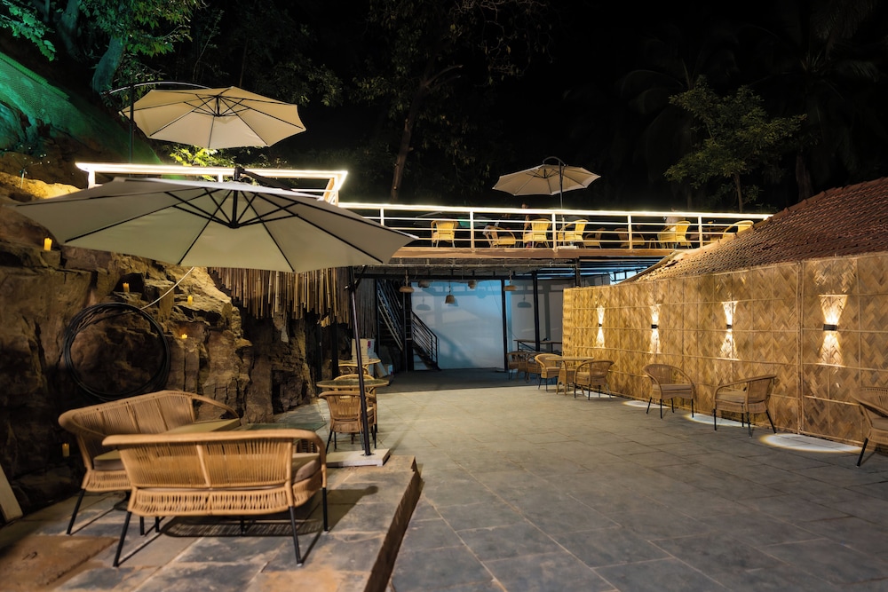 cali stays and cafe by the bay