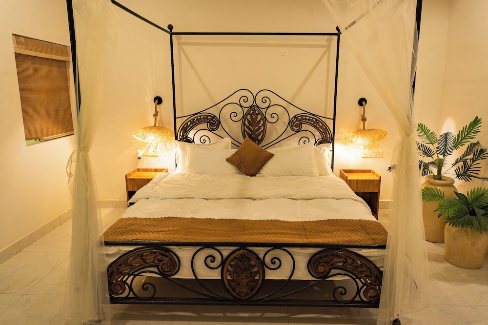 cali stays and cafe by the bay