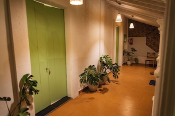 cali stays and cafe by the bay