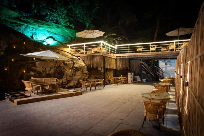 cali stays and cafe by the bay