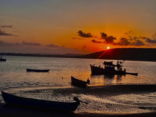 Cali Stays & Cafe By The Bay,,3 star