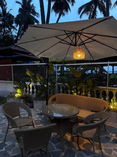 Cali Stays & Cafe By The Bay,,3 star