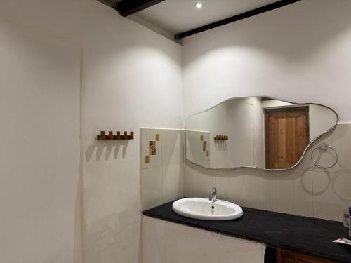 cali stays and cafe by the bay