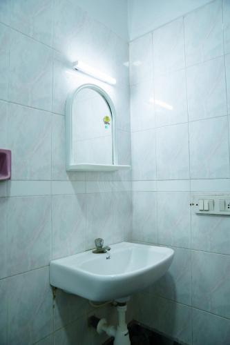 rich inn palace tnagar