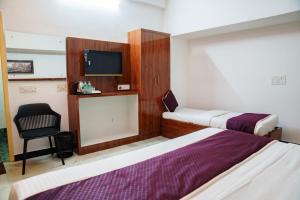 rich inn palace tnagar