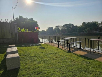 nicha at ayutthaya