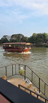 nicha at ayutthaya