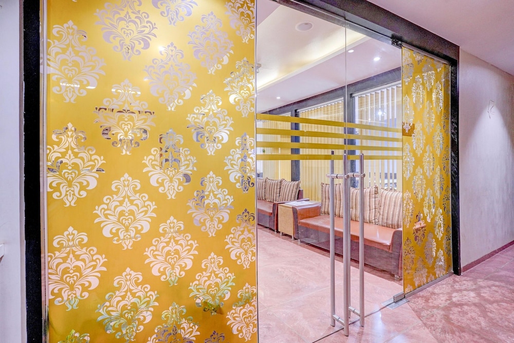 luxurious stays at times square le western mumbai